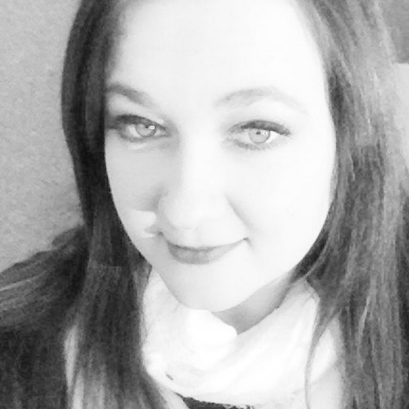 Meet your Posher, Kim - Picture 1 of 1